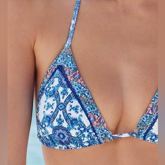 VENUS Diamond Stitch Triangle Bikini Top, size A - Picture 9 of 10